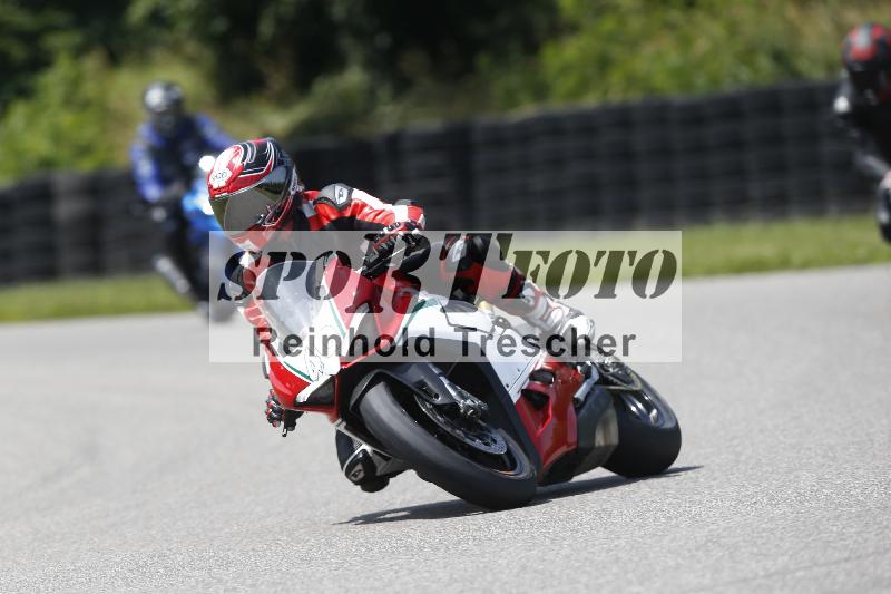/27 12.06.2025 Ducati Schweiz Trackday Warmup  ADR/gruen-vert/40